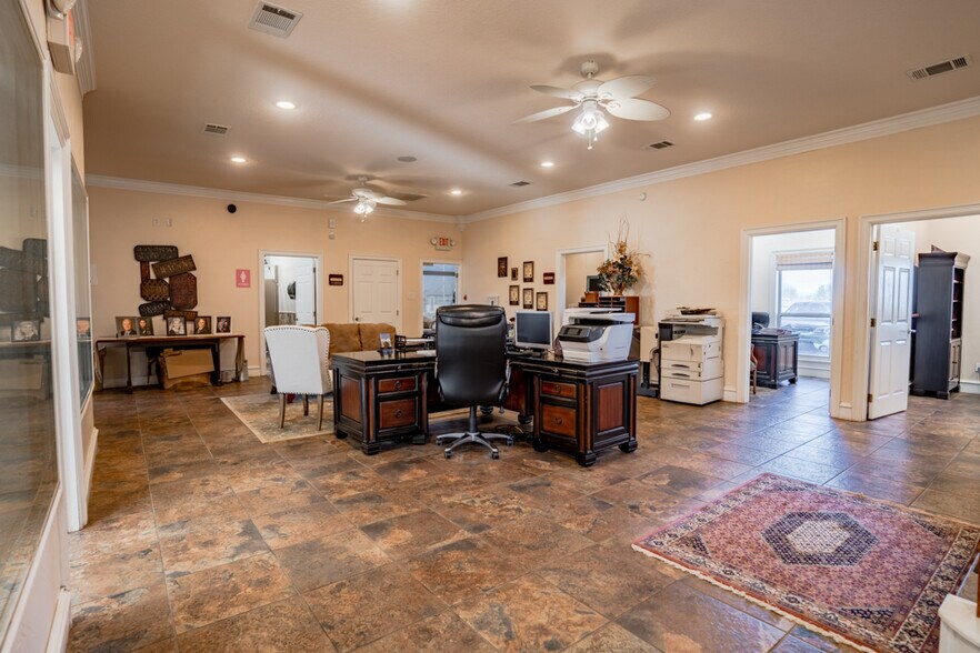 More Photos Of 8475 County Road 156, Kaufman Office For Sale