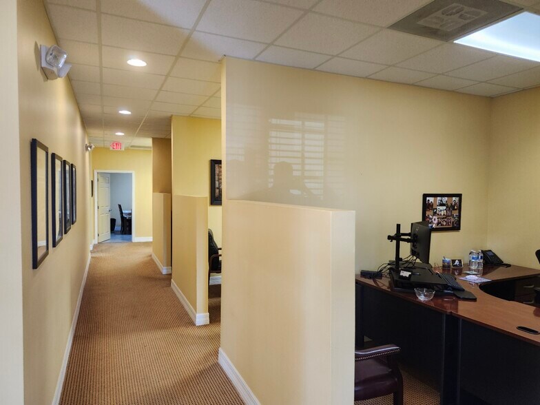 More Photos Of 3760 W Eau Gallie Blvd, Melbourne Unknown For Lease