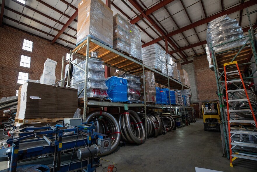 More Photos Of 2601 Emory Rd, Finksburg Flex For Lease