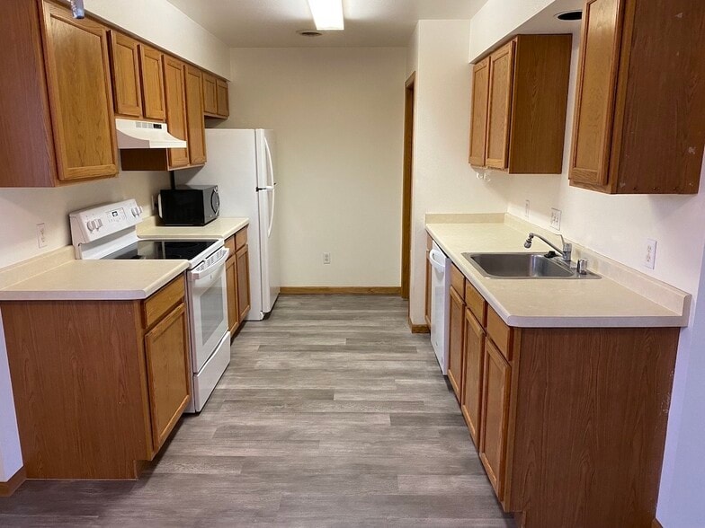 More Photos Of 517 Trail Side Dr, Deforest Apartments For Sale