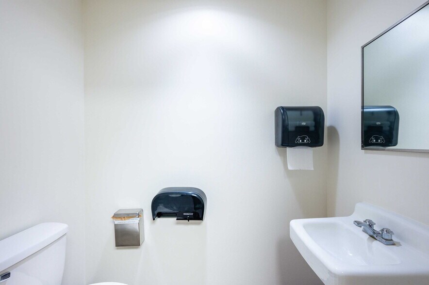 More Photos Of 6719 Gall Blvd, Zephyrhills Medical For Sale