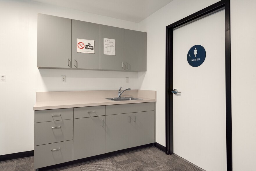 More Photos Of 914-918 Industrial Ave, Palo Alto Warehouse For Lease