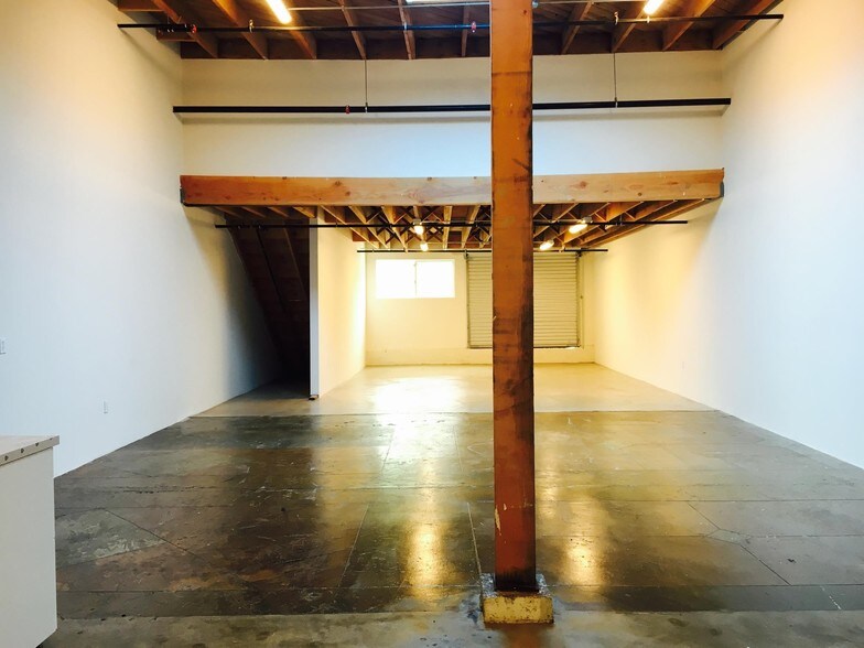 More Photos Of 3751 E Olympic Blvd, Los Angeles Office For Lease
