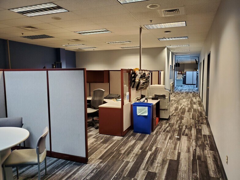 More Photos Of 404 Brock Dr, Bloomington Office For Sale