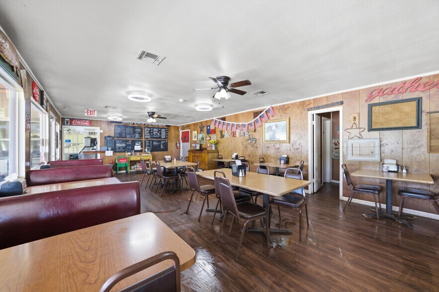 More Photos Of 1008 State Highway 6, Marlin Warehouse For Sale