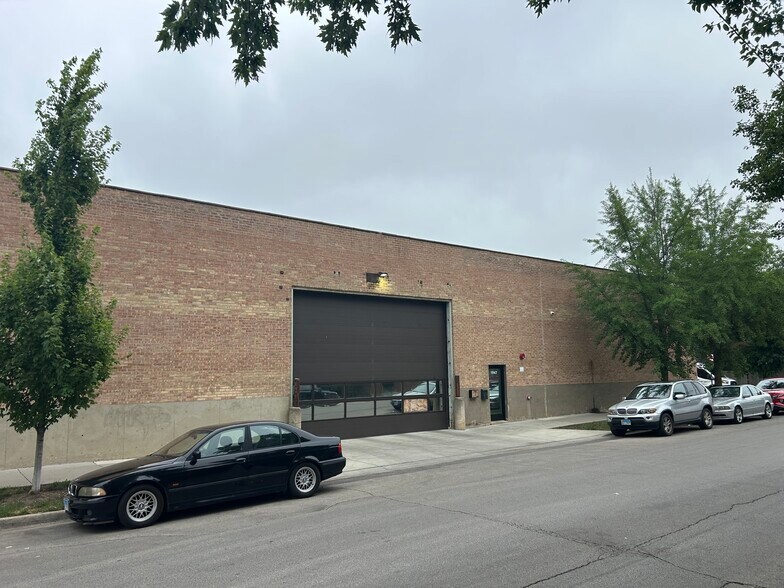 Primary Photo Of 1947 N Rockwell St, Chicago Warehouse For Lease