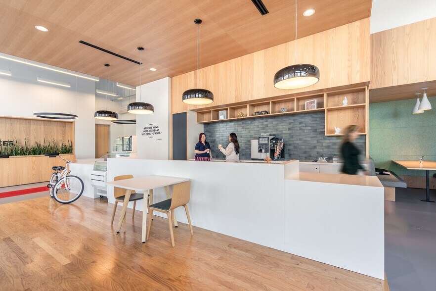 More Photos Of 800 Town And Country Blvd, Houston Coworking Space