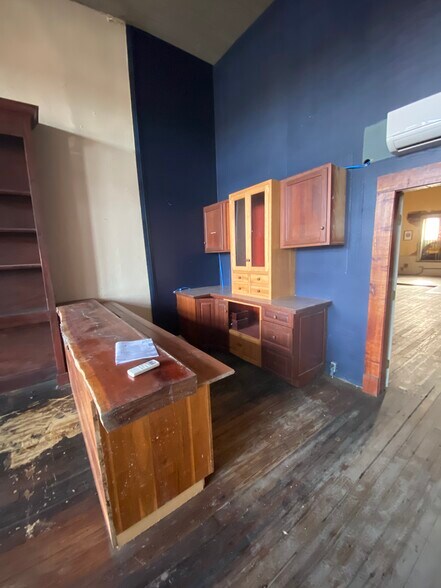 More Photos Of 116 Courthouse Sq, Edgefield Storefront For Lease