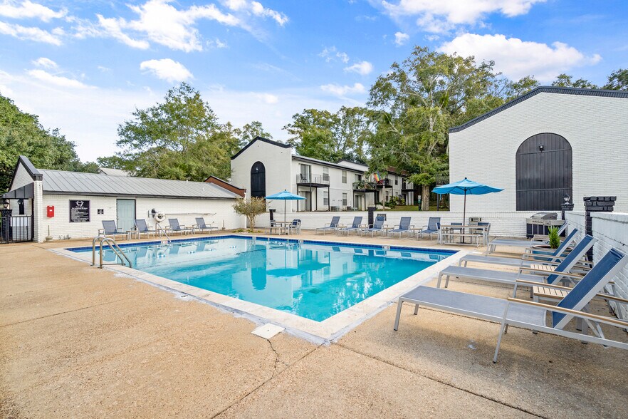 More Photos Of 5453 Old Shell Rd, Mobile Apartments For Sale