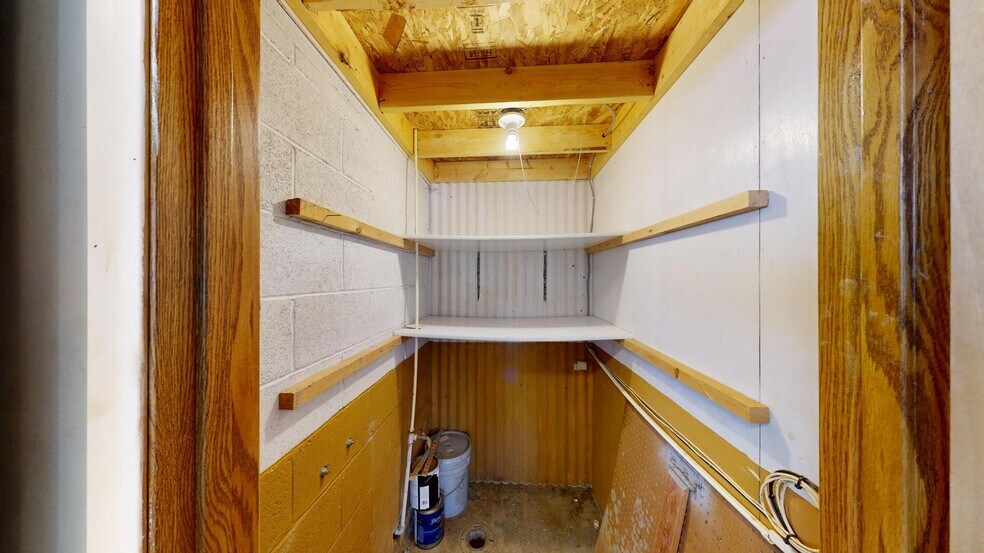 More Photos Of 120 W Charles St, Readstown Warehouse For Sale