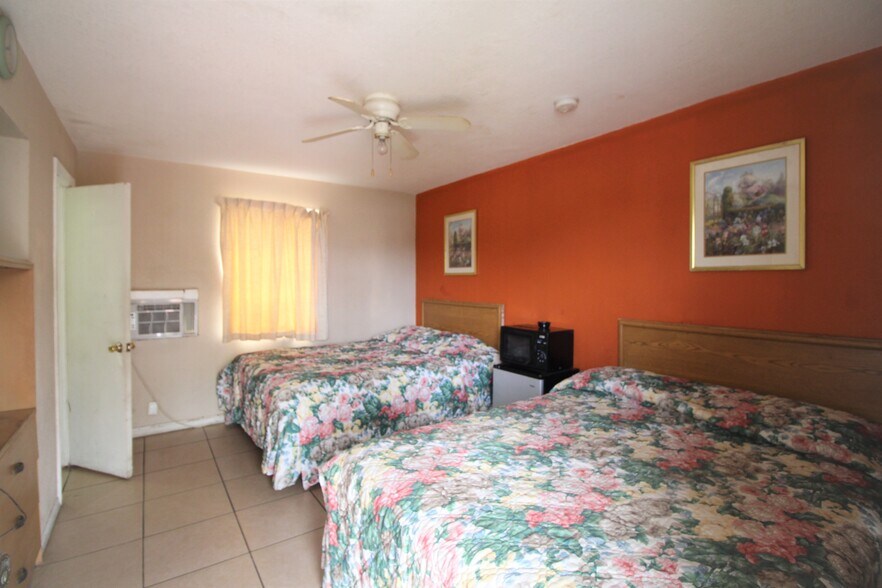 More Photos Of 7330 4th St N, Saint Petersburg Hotel For Sale