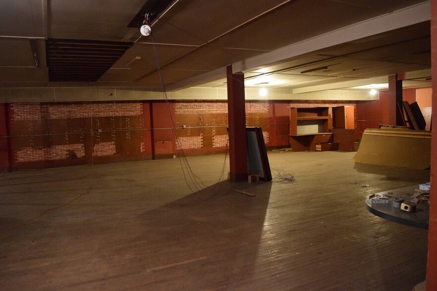 More Photos Of 5217 Broadway Ave, Cleveland Manufacturing For Sale