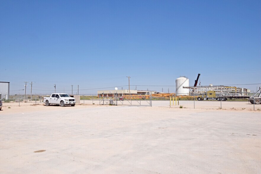More Photos Of 2250 Dixie Blvd, Odessa Industrial For Sale