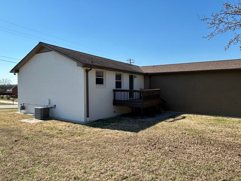 More Photos Of 74 E Hill St, Mount Juliet Office For Lease