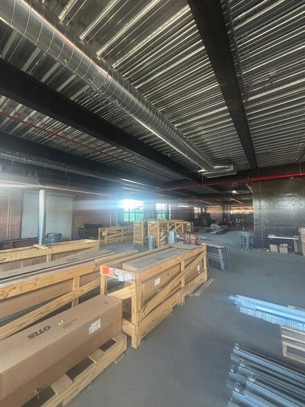 More Photos Of 1320-1330 E Franklin Ave, El Segundo Service For Lease