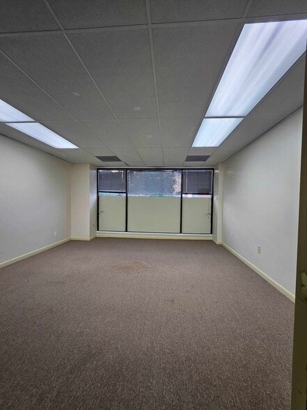 More Photos Of 6014 Duraleigh Rd, Raleigh Storefront Retail Office For Lease