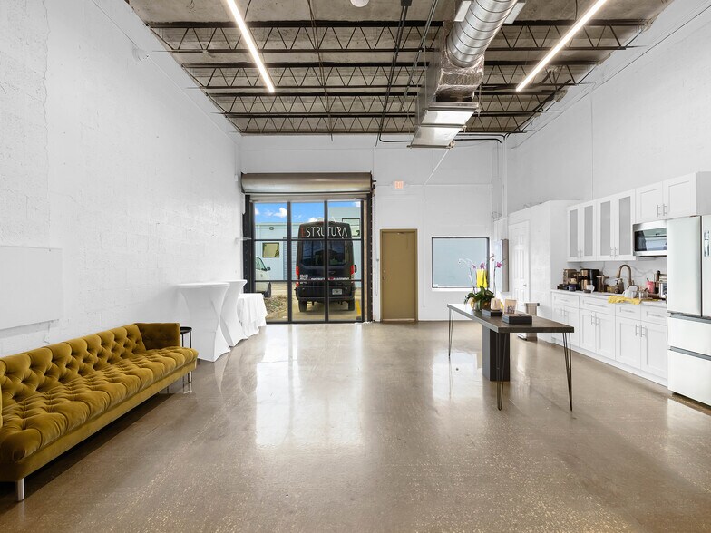 More Photos Of 719-721 NE 2nd Ave, Fort Lauderdale Storefront Retail Office For Sale