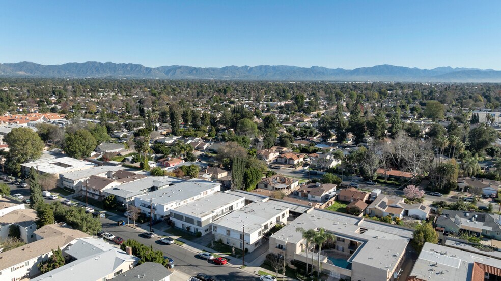 More Photos Of 7454 Canby Ave, Reseda Apartments For Sale