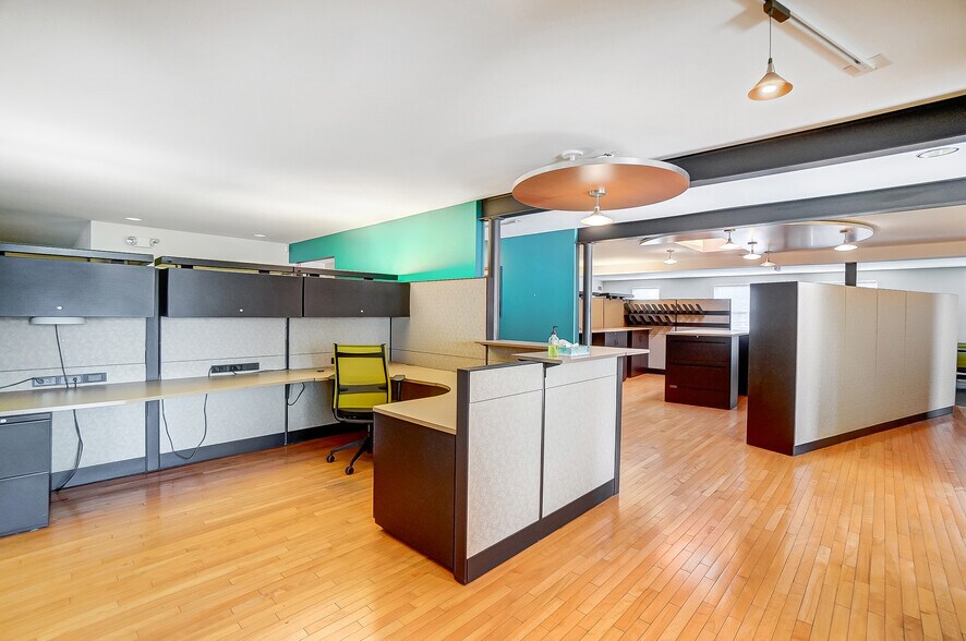 More Photos Of 3925-3927 Brotherton Rd, Cincinnati Office For Sale