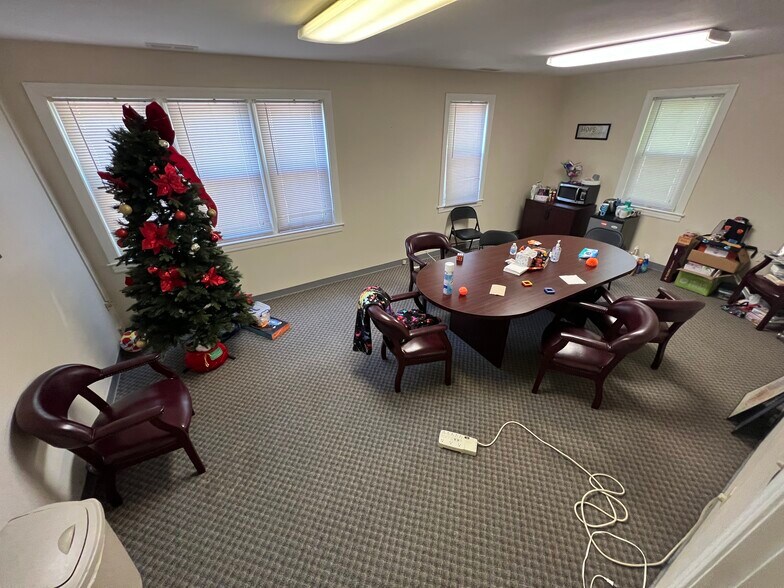 More Photos Of 10106 Krause Rd, Chesterfield Office For Lease