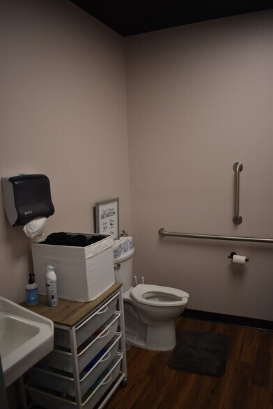More Photos Of 520 Lew Dewitt Blvd, Waynesboro Medical For Lease
