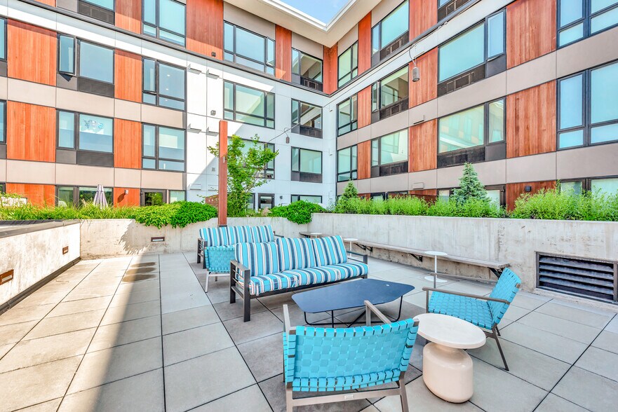 More Photos Of 11125 SE 21st St, Milwaukie Apartments For Lease