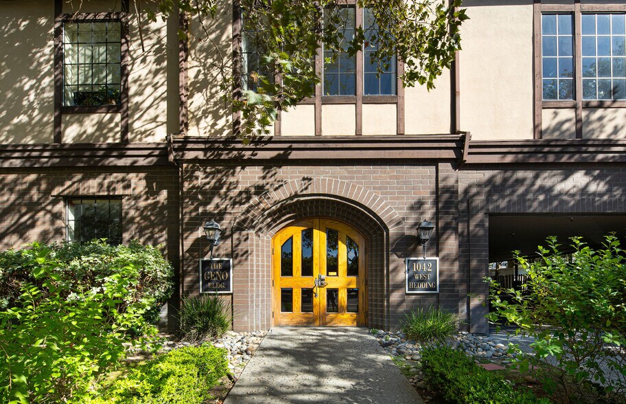 More Photos Of 1042 W Hedding St, San Jose Office For Sale