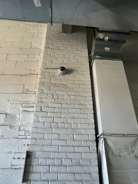 More Photos Of 212 28th St, Brooklyn Warehouse For Lease