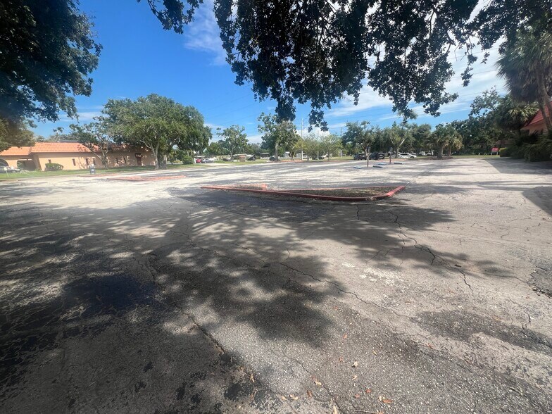 More Photos Of 6449 38th Ave, Saint Petersburg Medical For Lease