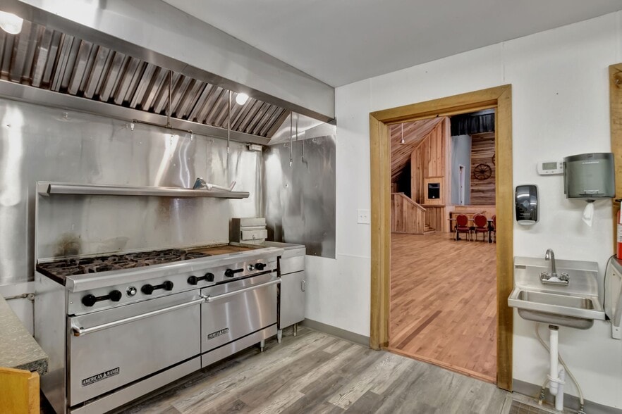 More Photos Of 11845 US 41 St, Monteagle Trailer Camper Park For Sale