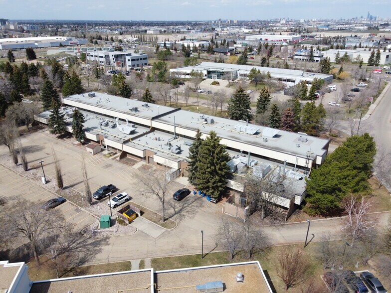 More Photos Of 9403 20 Av NW, Edmonton Office For Sale