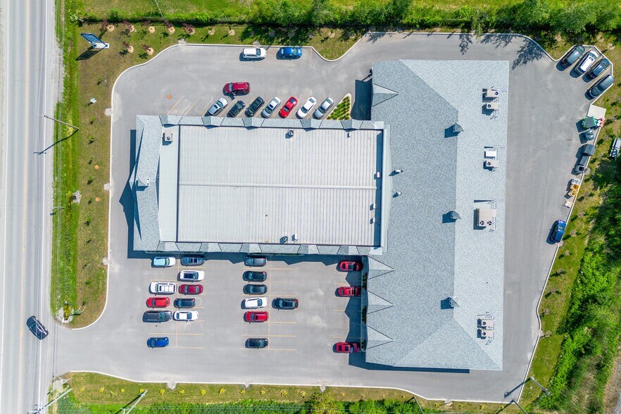 More Photos Of 872 Rte De La Cité-Des-Jeunes, St-Lazare Storefront For Lease