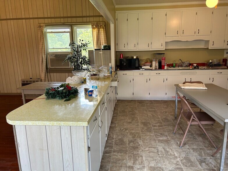 More Photos Of 2380 Bell Arthur, Bellarthur Religious Facility For Sale