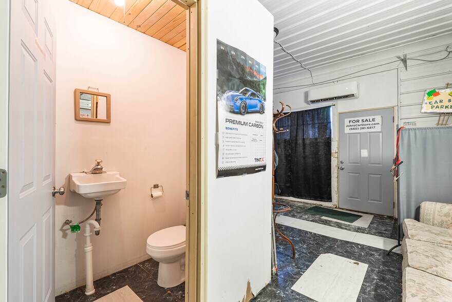 More Photos Of 306 W Front St, La Monte Industrial For Sale