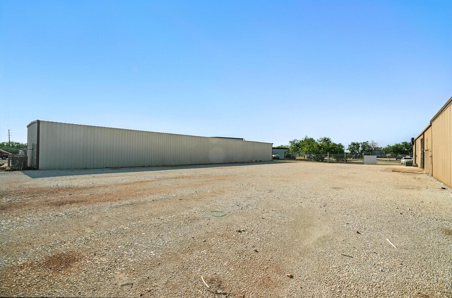 More Photos Of 926 Energy Dr, Abilene Warehouse For Lease