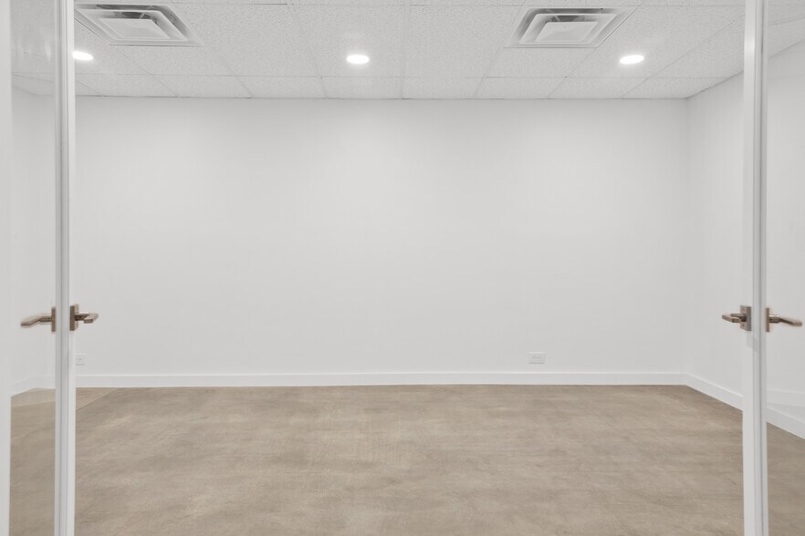 More Photos Of 1625 S Boston Ave, Tulsa Office For Sale