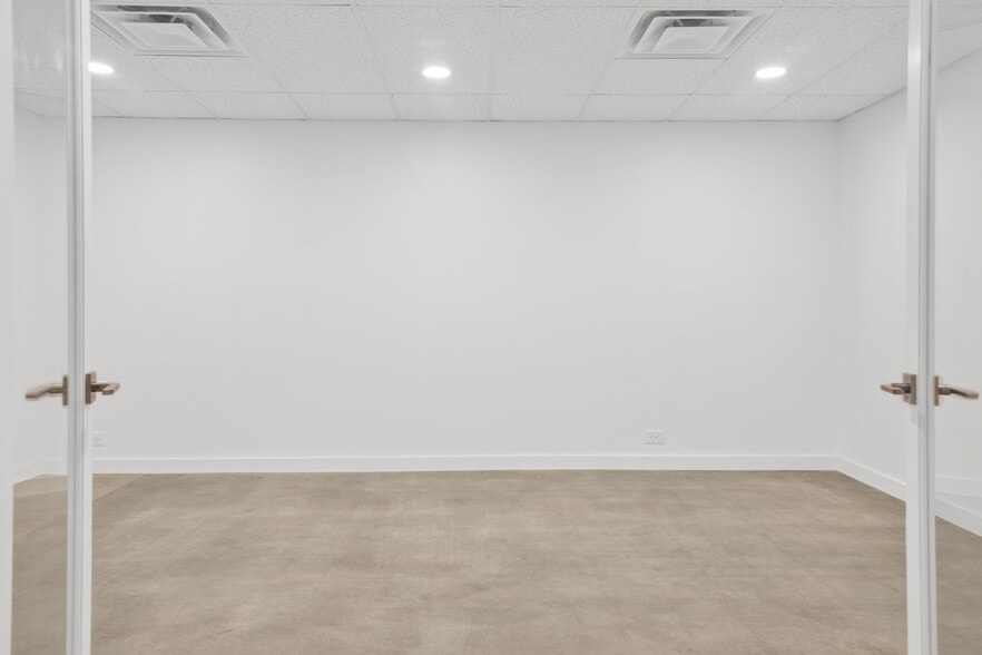 More Photos Of 1625 S Boston Ave, Tulsa Office For Sale