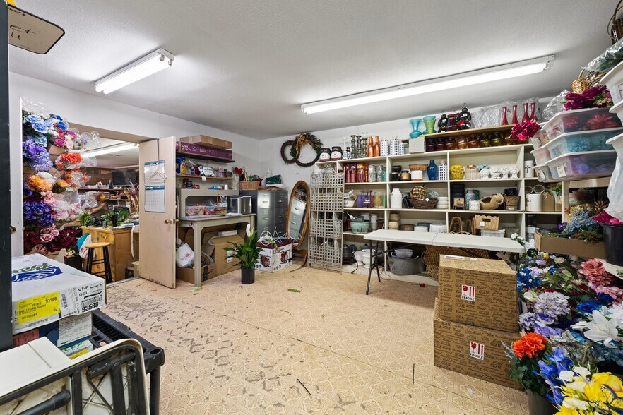 More Photos Of 133 N Texas St, De Leon Storefront For Sale