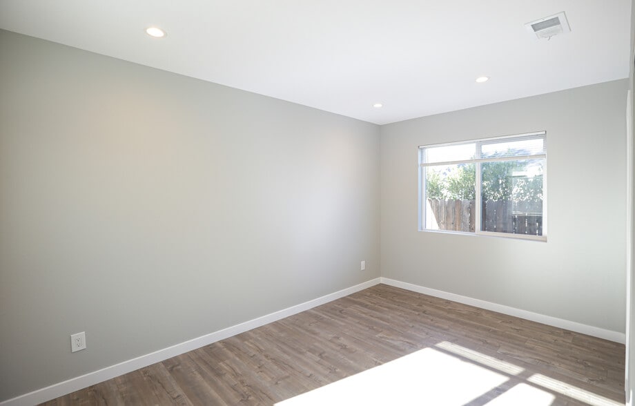 More Photos Of 456 N Batavia St, Orange Apartments For Sale