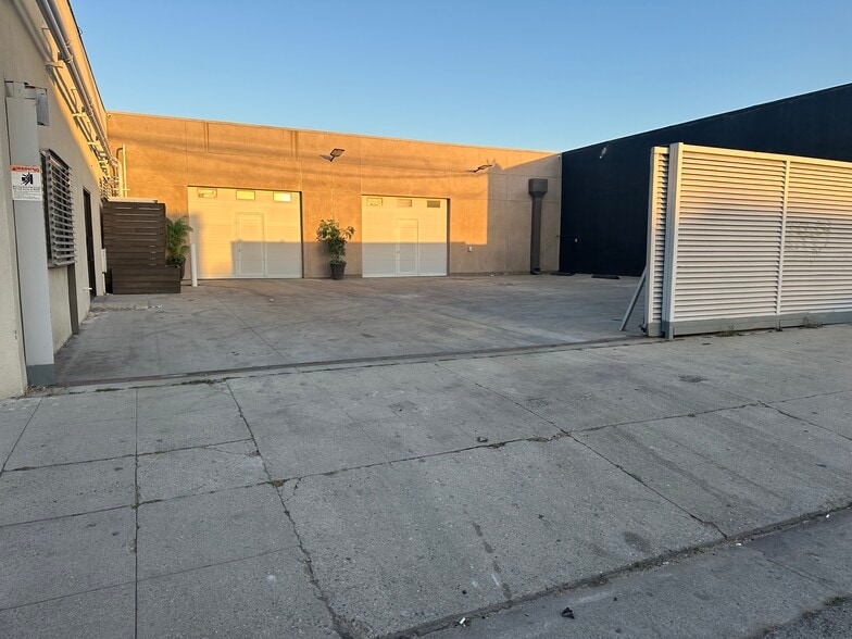 Primary Photo Of 7255 Atoll Ave, North Hollywood Manufacturing For Lease