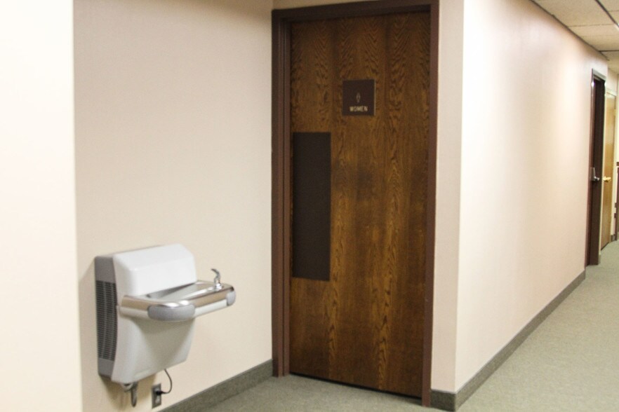 More Photos Of 1652 Greenview Dr SW, Rochester Office For Lease