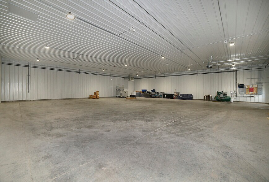 More Photos Of 1530 Titanium Dr, Ottawa Showroom For Lease