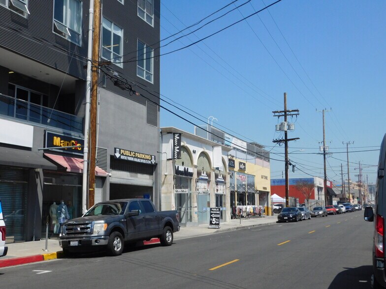 More Photos Of 948 Crocker St, Los Angeles Storefront Retail Office For Lease