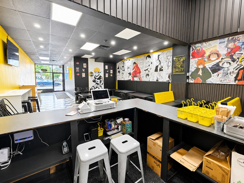More Photos Of 1280 Boul Curé-Labelle, Laval Freestanding For Lease