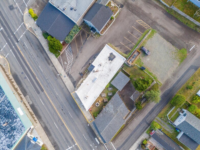 More Photos Of 1330 NE Highway 101, Lincoln City Restaurant For Sale