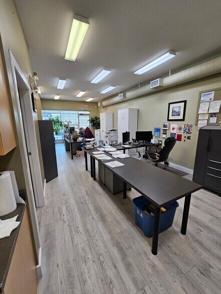 More Photos Of 3993 Henning Dr, Burnaby Research And Development For Sale