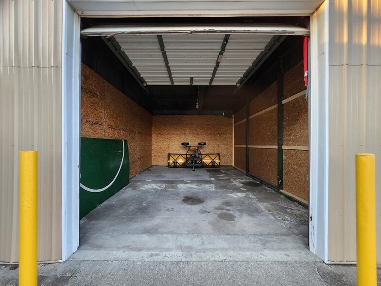 More Photos Of 241 Erie St, Waverly Flex For Sale