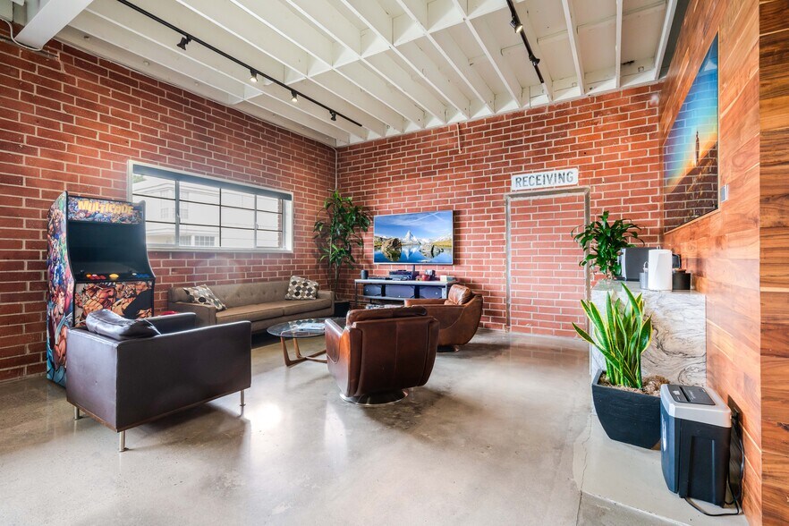 More Photos Of 11162 La Grange Ave, West Los Angeles Loft Creative Space For Sale