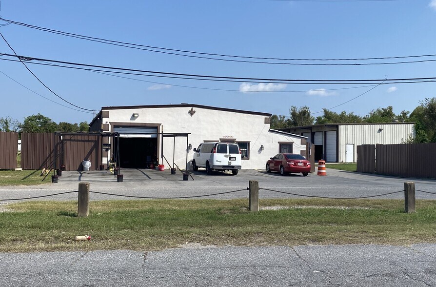 Primary Photo Of , New Orleans General Retail For Sale