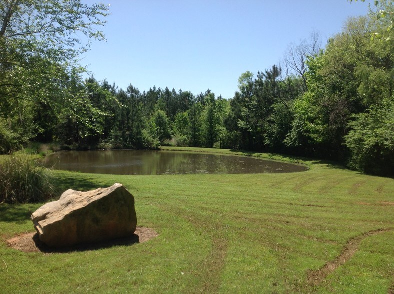 More Photos Of 997 Commerce Dr SW, Conyers Medical For Sale